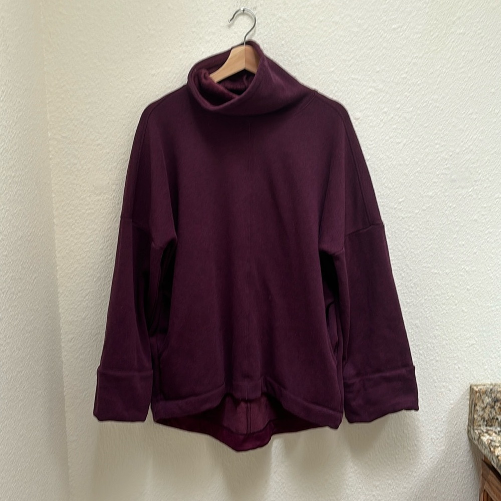 EUC Athleta Cozy Karma Tunic. Size small